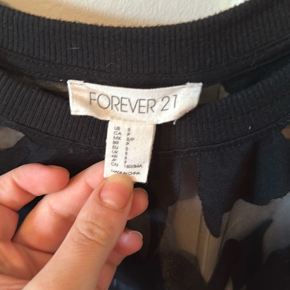 Mesh patterned tank black forever 21 - Picture 2 of 3